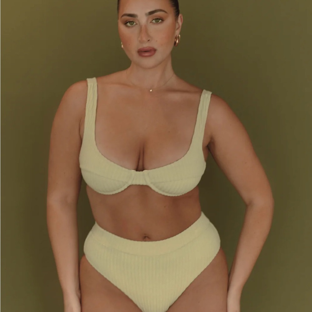 Ochrelane - Ribbed Toweling Balconette Bra